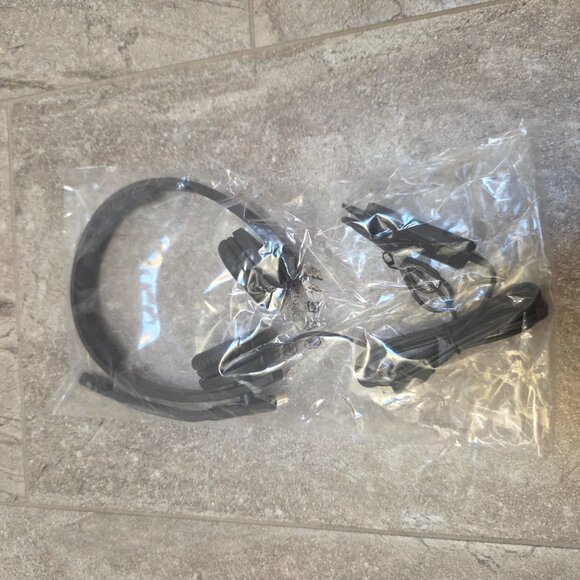 Logitech Headphones Stereo H570e USB Microphone - Picture 3 of 7